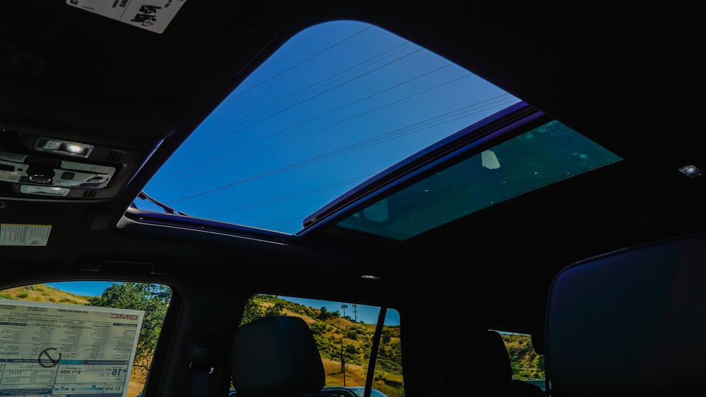 New 2026 GMC Yukon XL Denali w/ Denali Reserve Package image 15