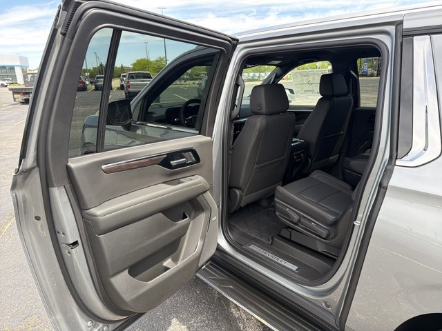 New 2026 Chevrolet Suburban LT w/ Comfort Package AWD/4WD image 21