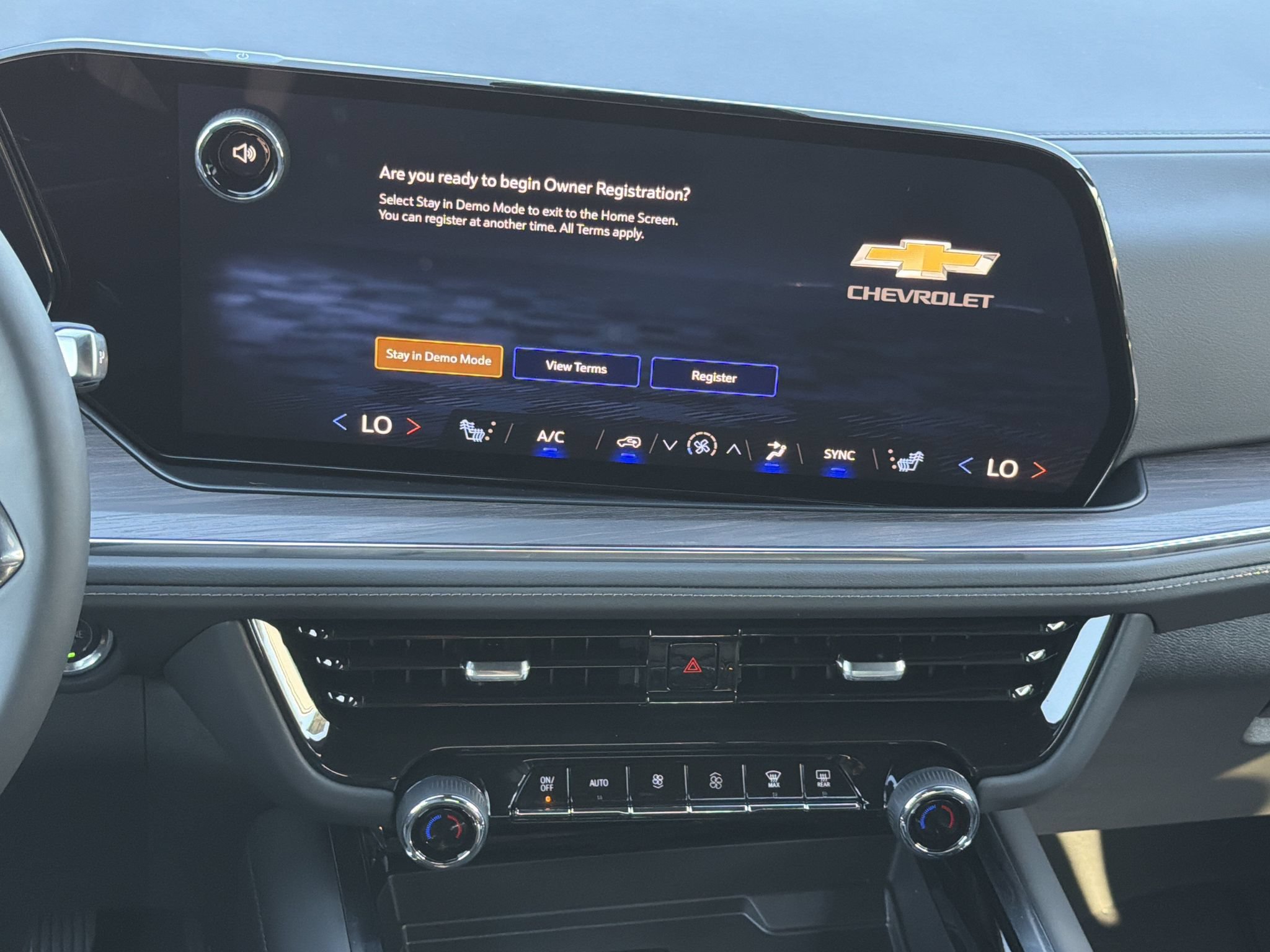 New 2026 Chevrolet Suburban Z71 w/ Z71 Off-Road Package AWD/4WD image 4