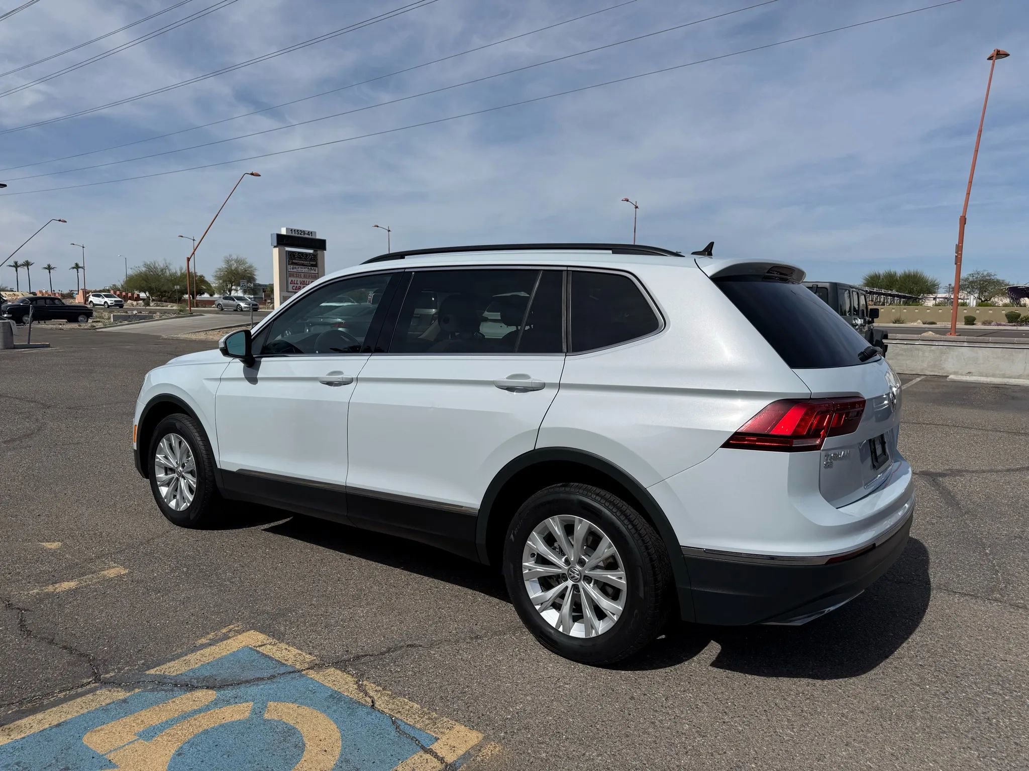 Used 2018 Volkswagen Tiguan SE FWD image 7