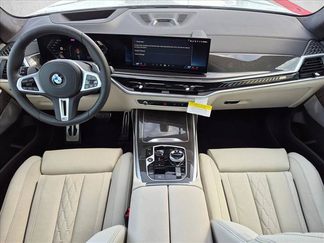 Used 2027 BMW X7 M60i AWD/4WD image 16