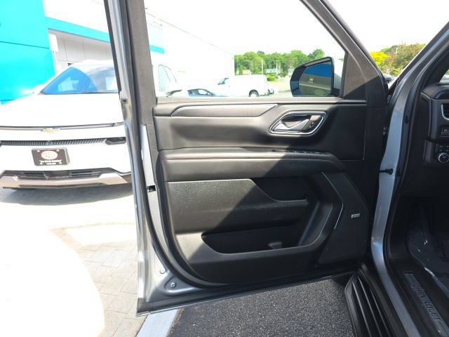 Used 2023 Chevrolet Tahoe RST w/ Luxury Package AWD/4WD image 19