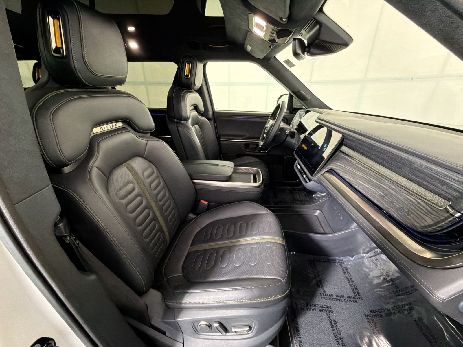 Used 2022 Rivian R1S Launch Edition AWD/4WD image 28