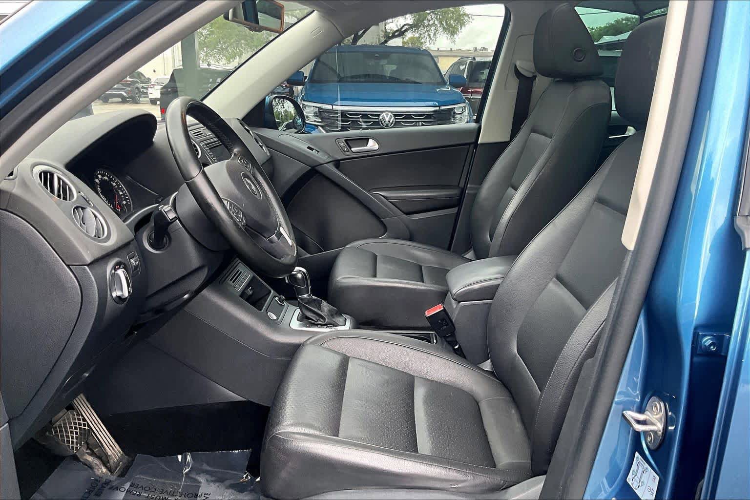 Used 2017 Volkswagen Tiguan Wolfsburg Edition FWD image 9