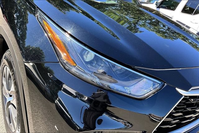Used 2021 Toyota Highlander XLE FWD image 24