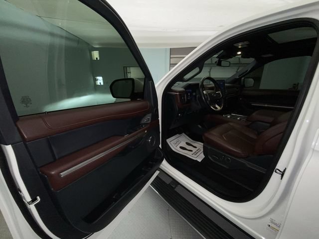 Used 2022 Ford Expedition Max Limited AWD/4WD image 11