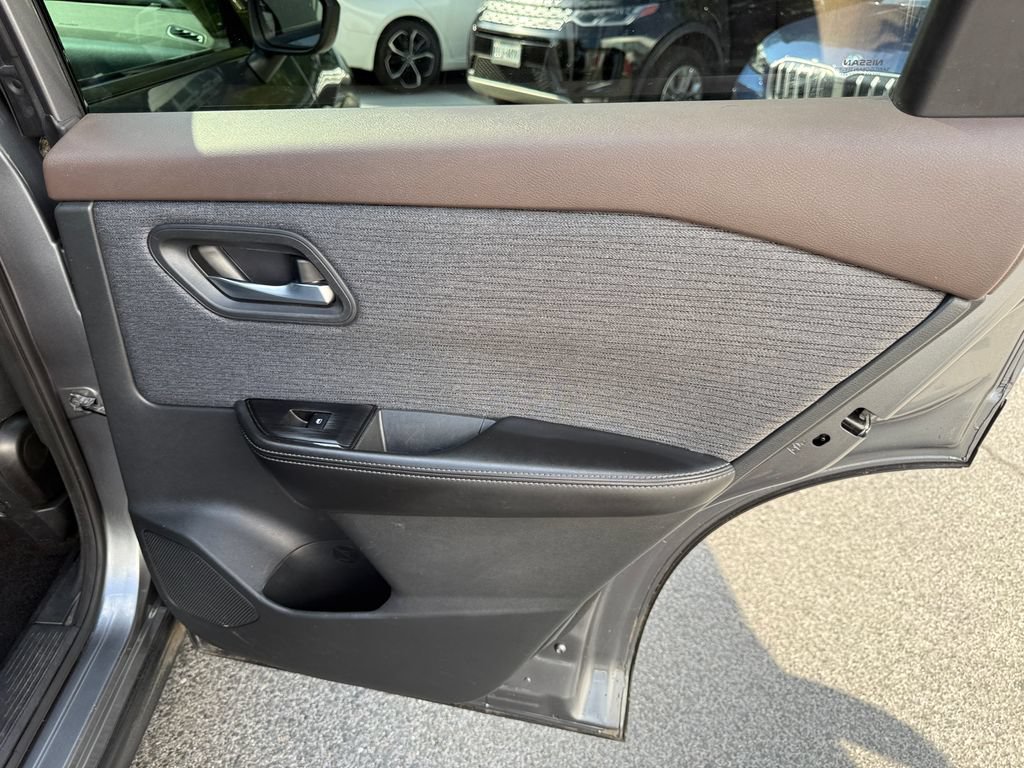 Used 2021 Nissan Rogue SV AWD/4WD image 30