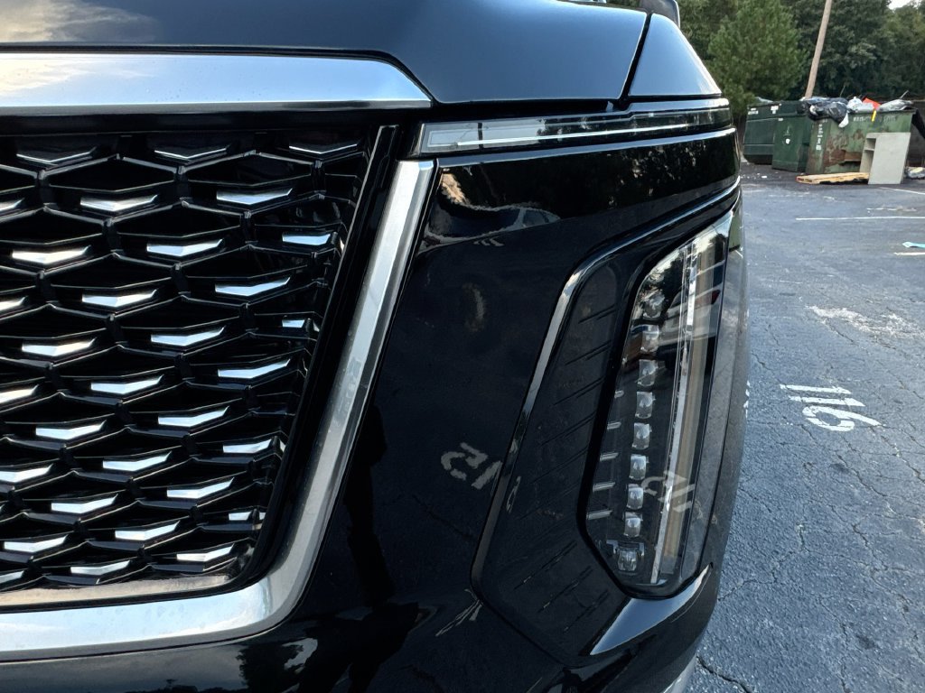 Used 2025 Cadillac Escalade ESV Luxury AWD/4WD image 10