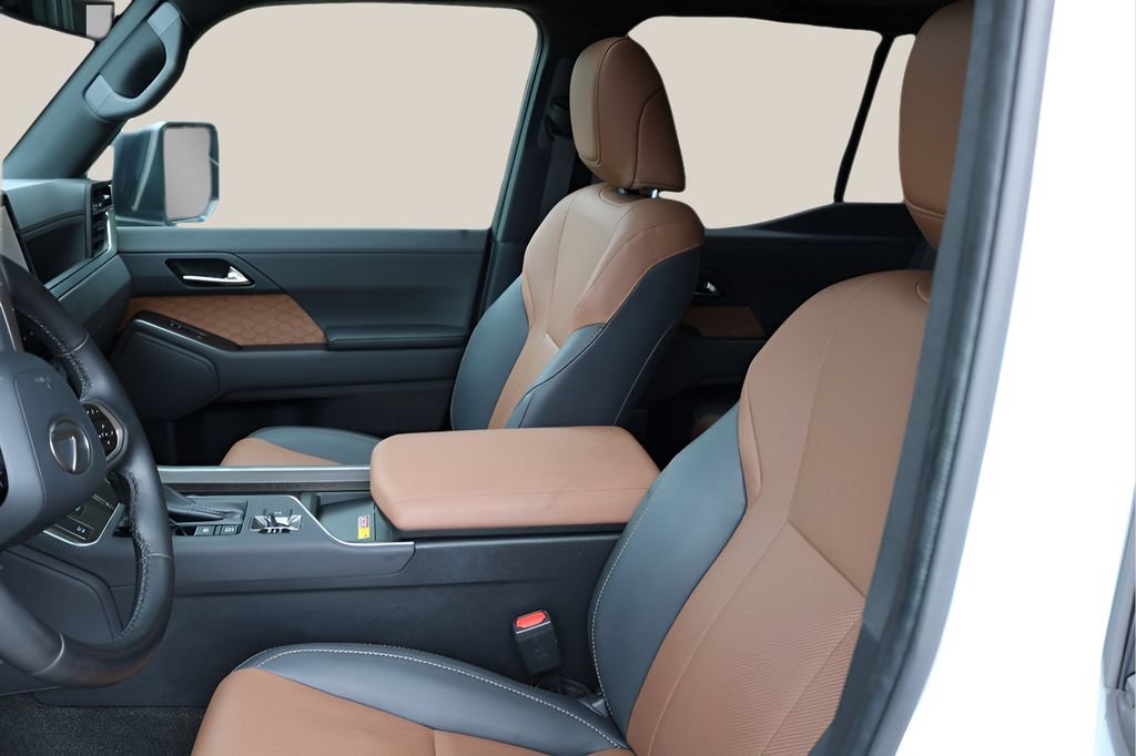 Used 2025 Lexus GX 550 w/ Cold Area Package AWD/4WD image 13