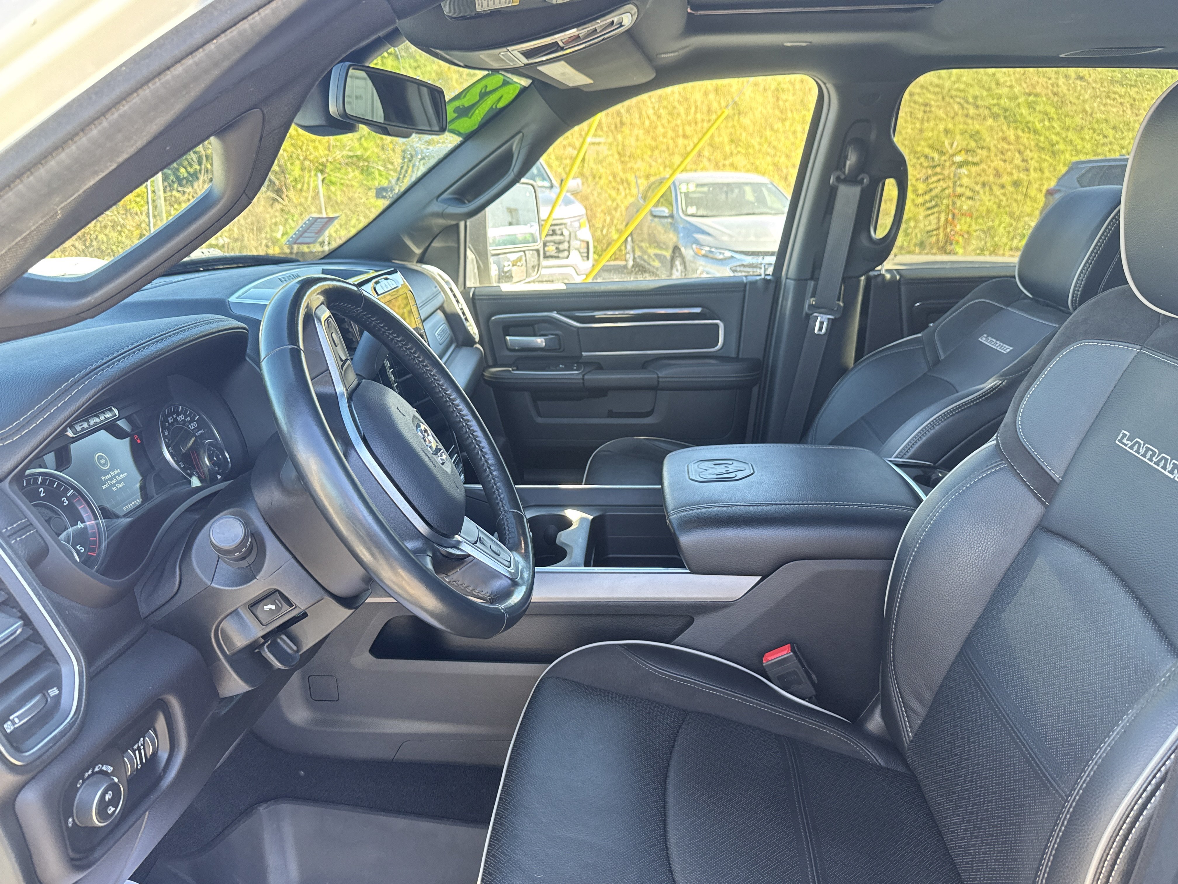 Used 2023 RAM 2500 Laramie AWD/4WD image 12
