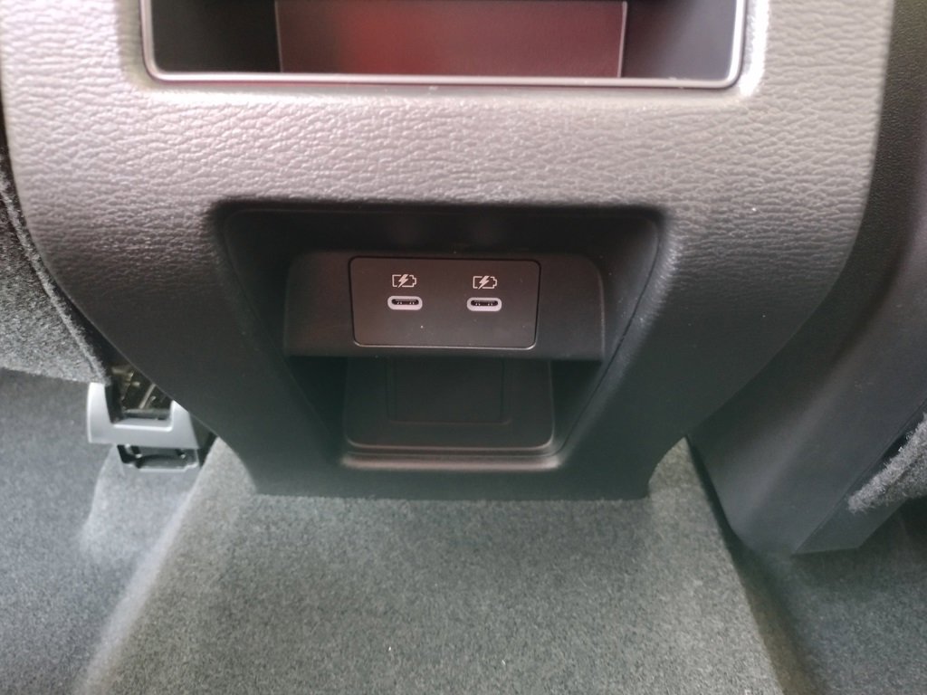 New 2025 Mitsubishi Outlander SE image 24