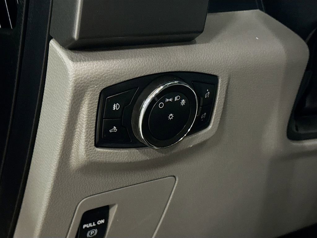 Used 2018 Ford F150 XLT image 12