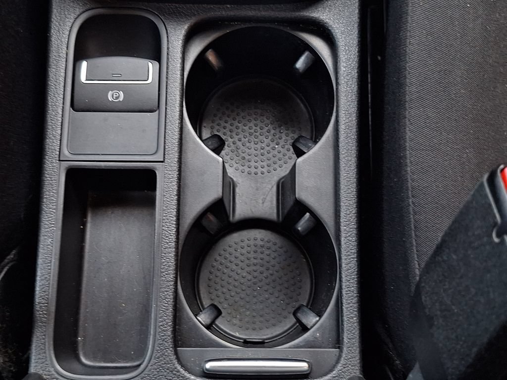 Used 2015 Volkswagen Tiguan S FWD image 23