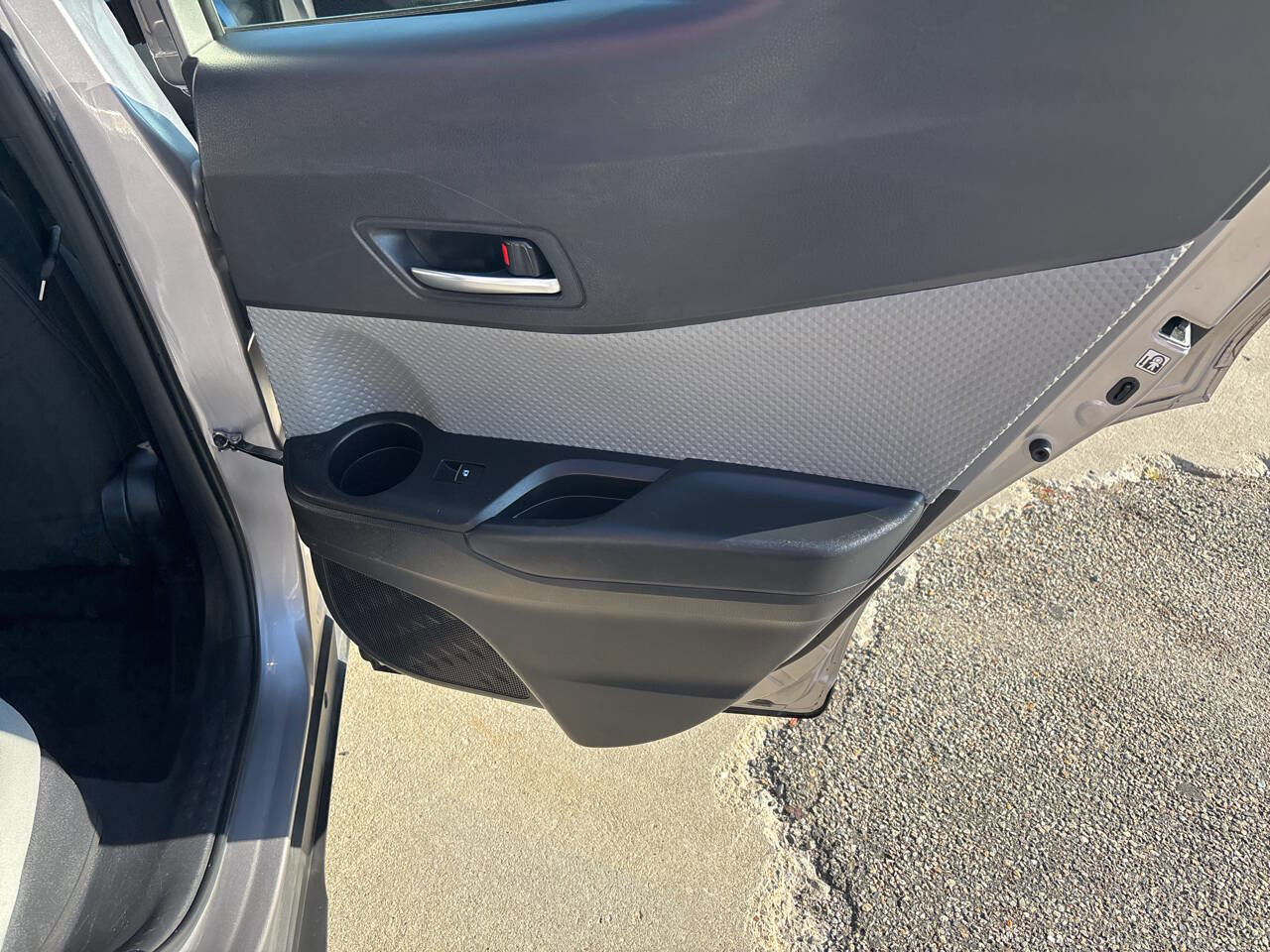 Used 2019 Toyota C-HR LE image 19