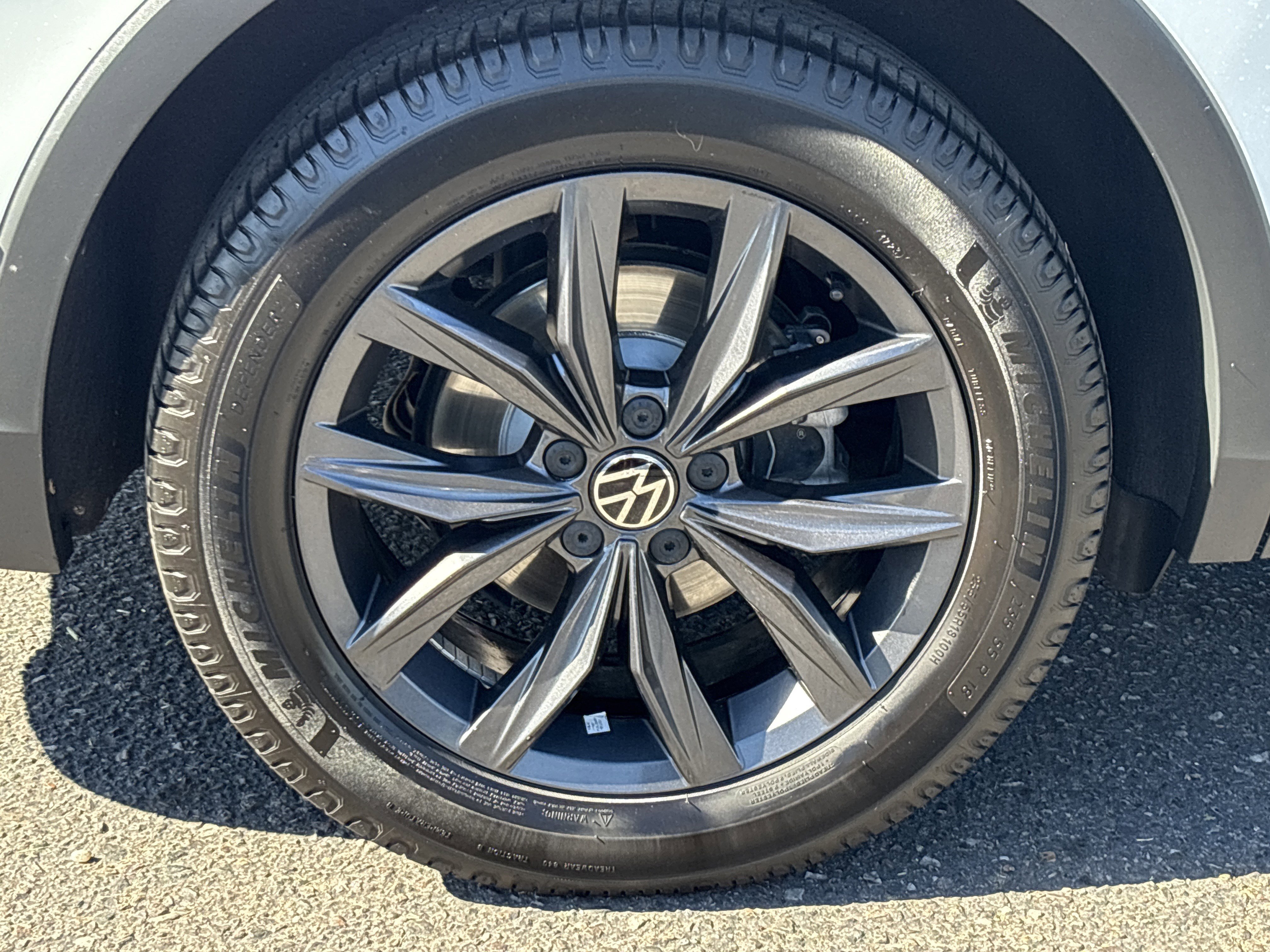 Used 2022 Volkswagen Tiguan SE image 7