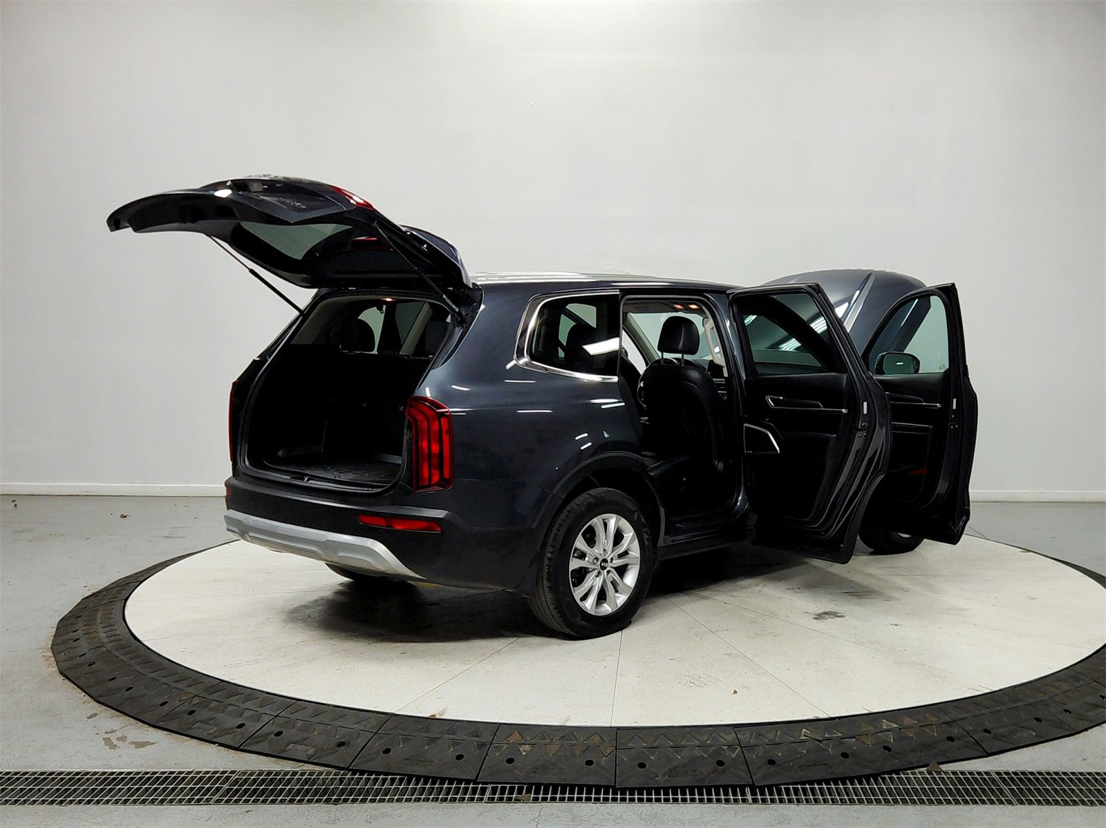 Used 2021 Kia Telluride LX image 15