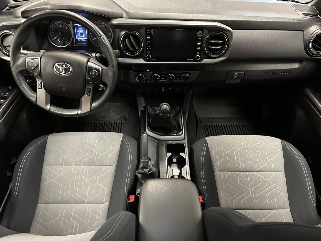 Used 2021 Toyota Tacoma TRD Off-Road AWD/4WD image 11