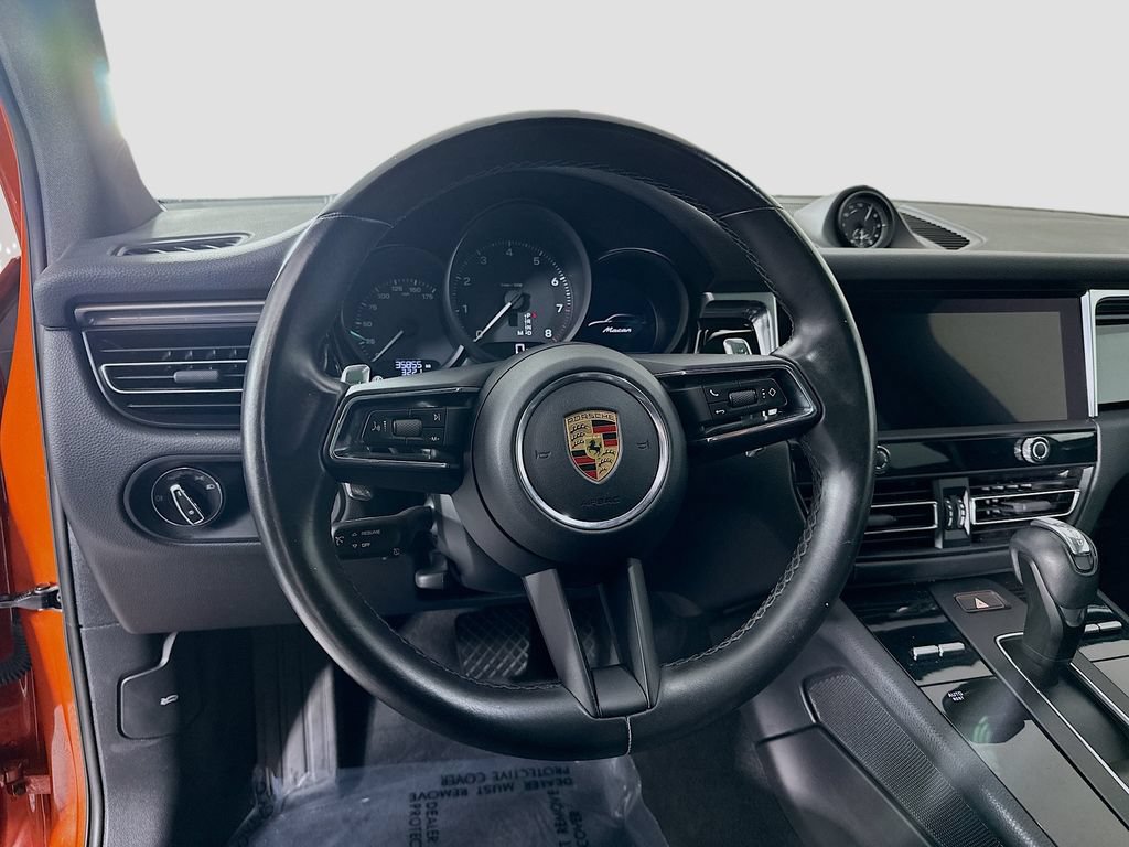Certified 2022 Porsche Macan AWD/4WD image 12