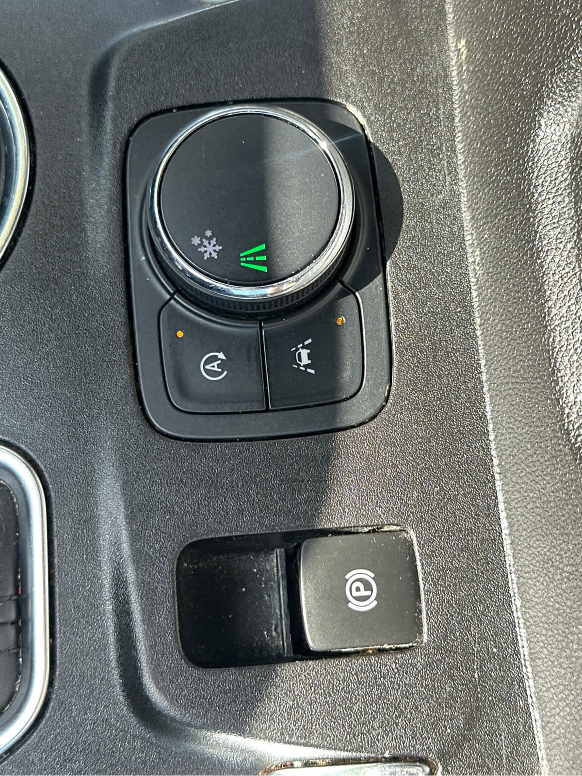 Used 2022 Chevrolet Traverse LT image 40