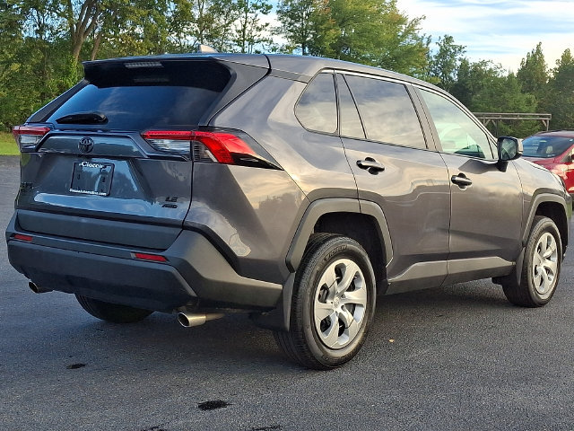 Used 2023 Toyota RAV4 LE AWD/4WD image 9