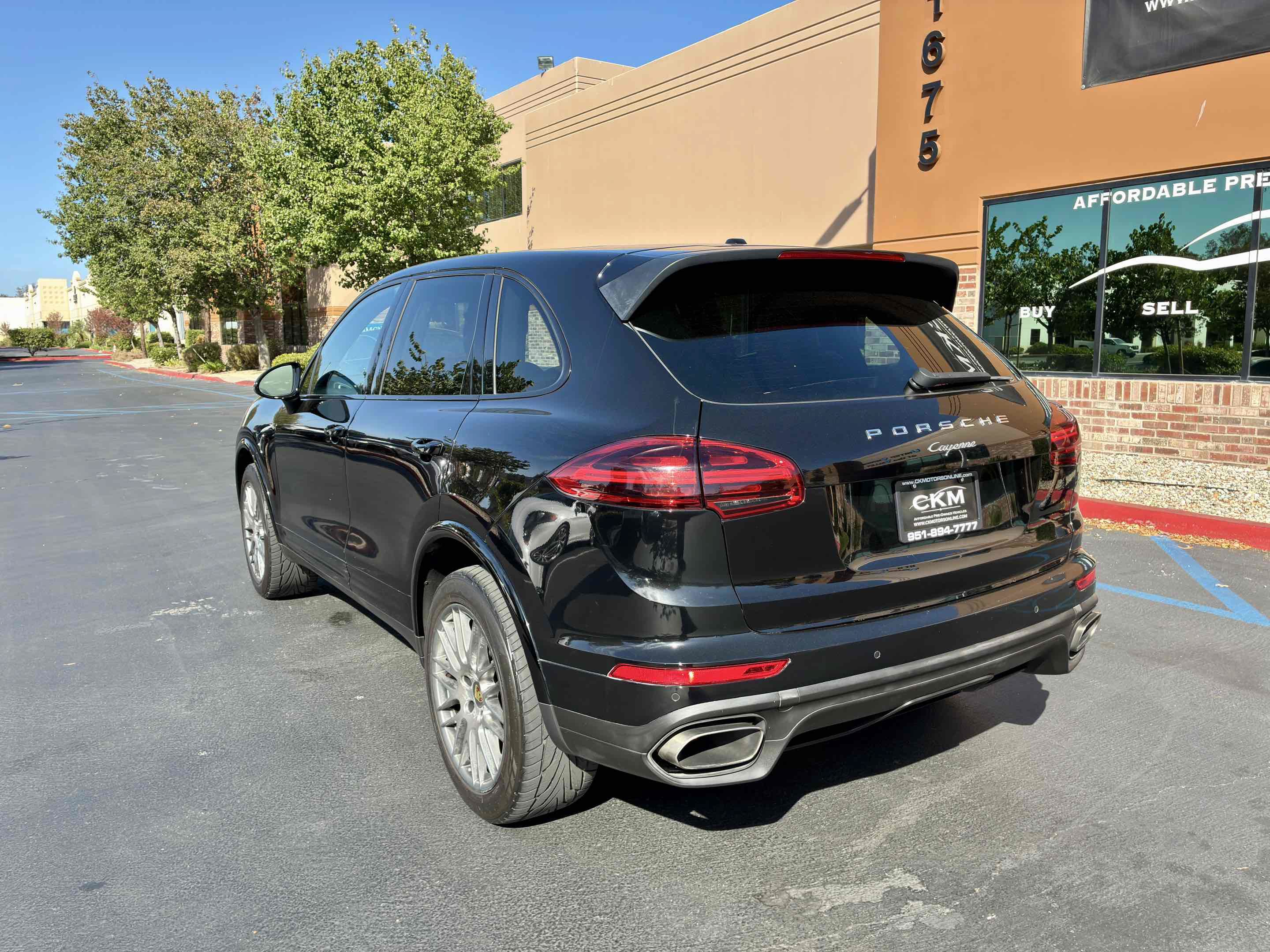 Used 2017 Porsche Cayenne AWD/4WD image 10