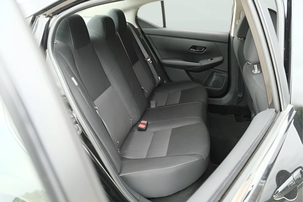 Used 2025 Nissan Sentra SV FWD image 17
