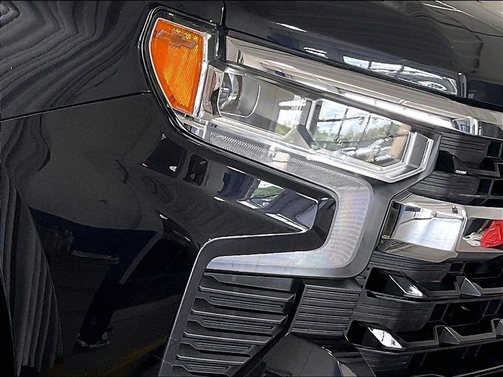 Used 2022 Chevrolet Silverado 1500 LT AWD/4WD image 32