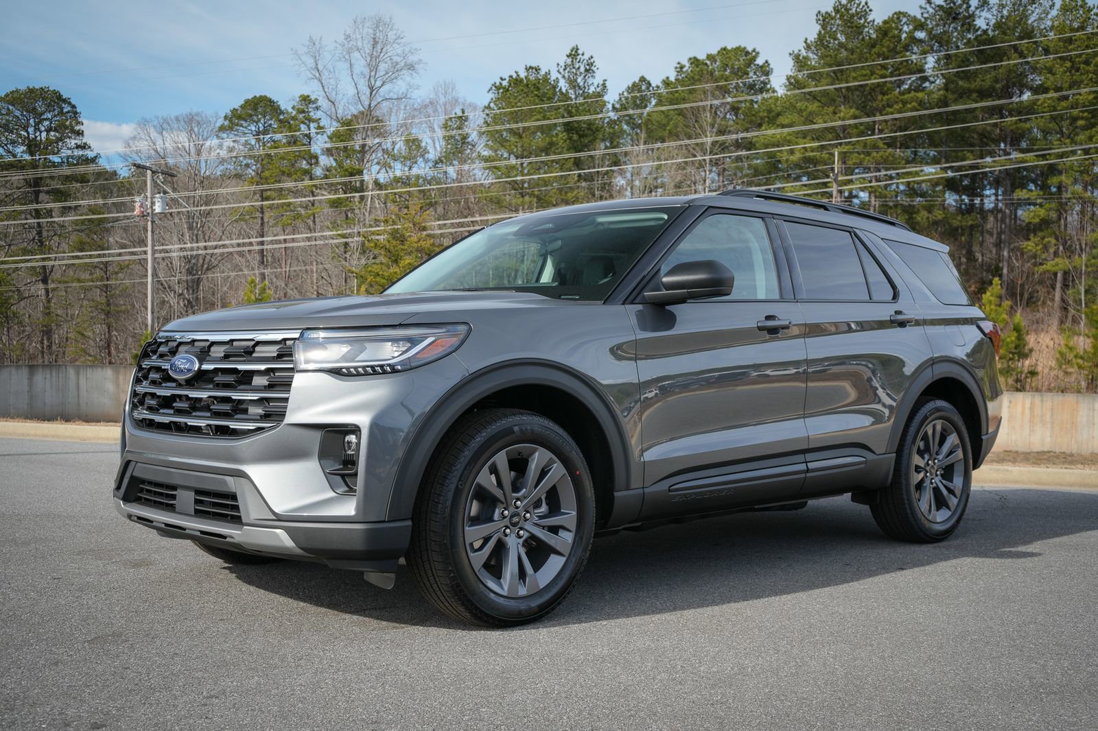 New 2026 Ford Explorer Active w/ Active Comfort Package image 3