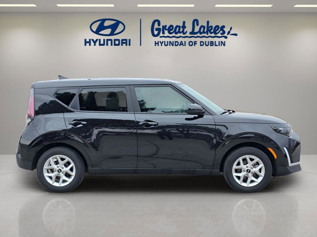 Used 2025 Kia Soul LX FWD image 6