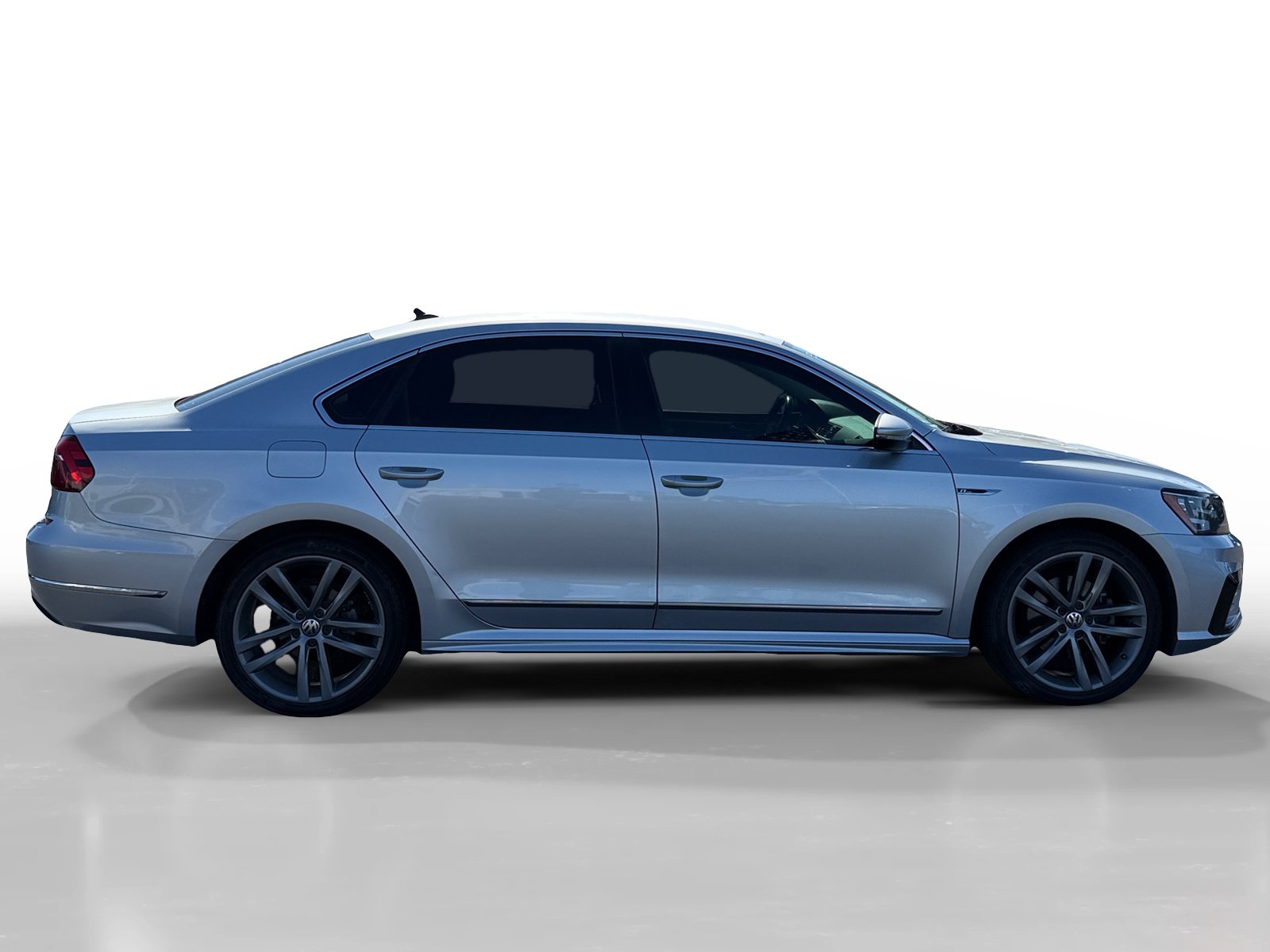 Used 2017 Volkswagen Passat 1.8T R-Line FWD image 6