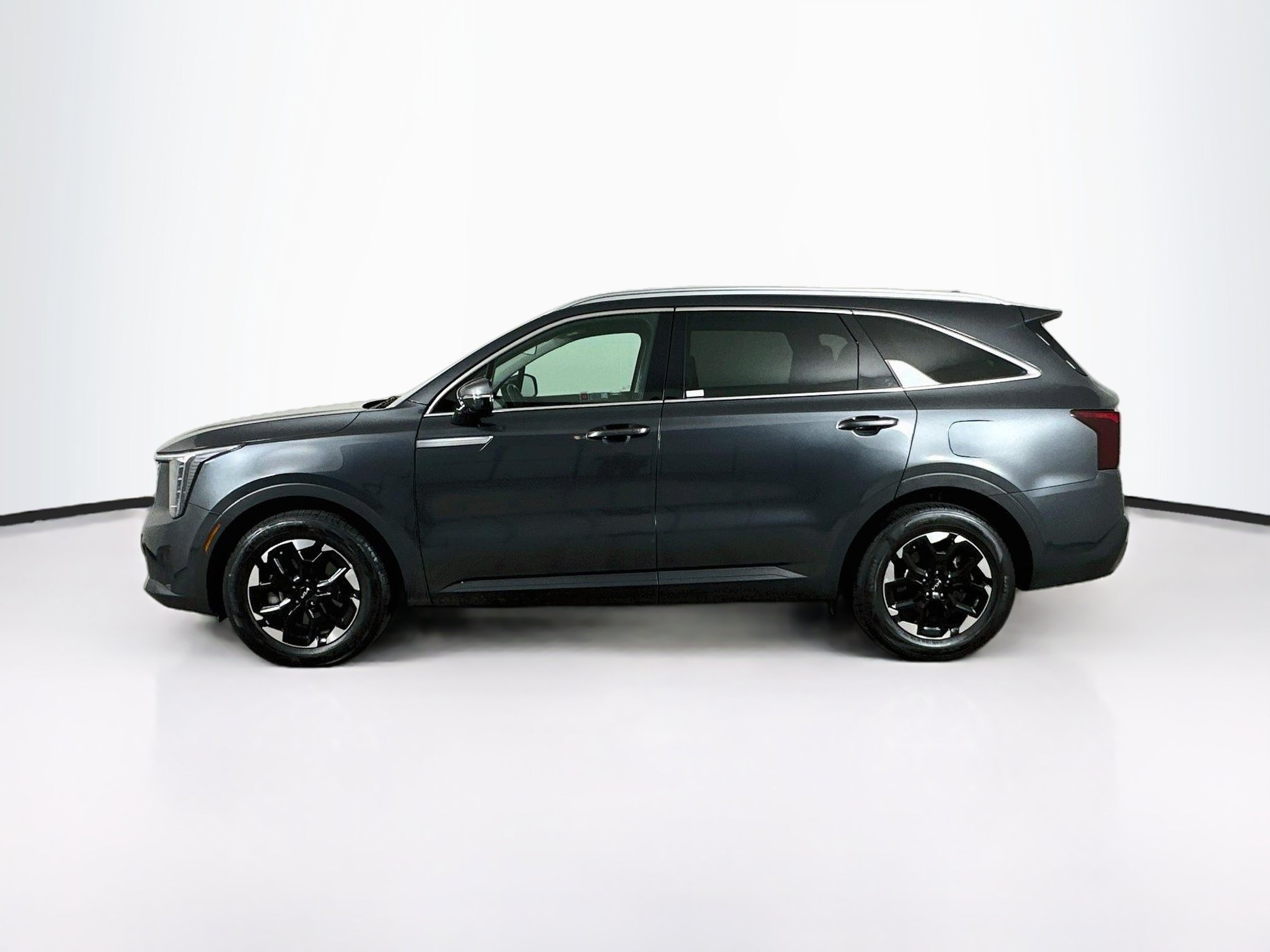 Used 2024 Kia Sorento S FWD image 4