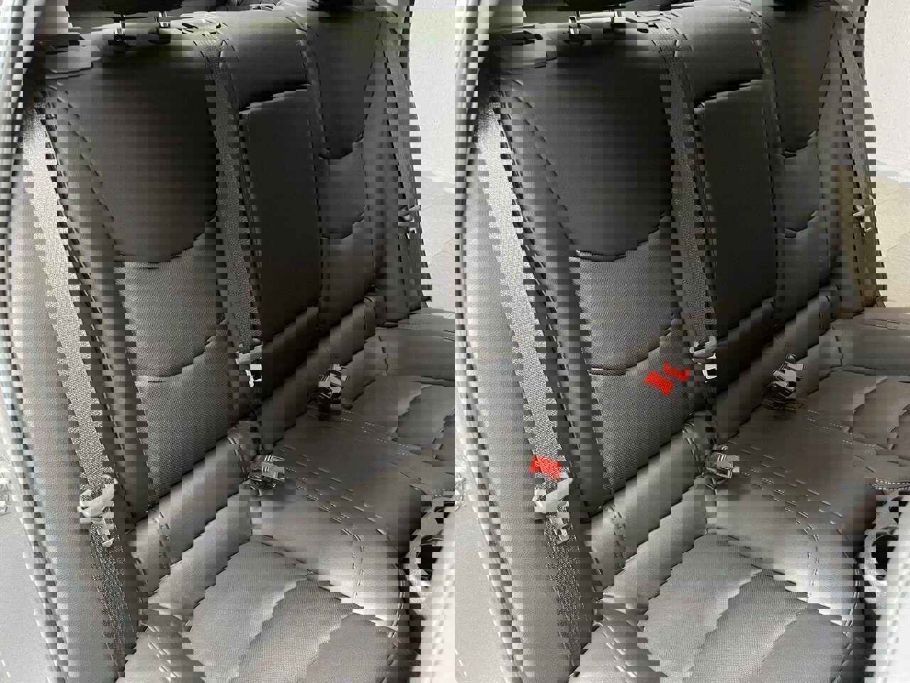 Used 2018 Chevrolet Volt Premier w/ Driver Confidence Package image 30