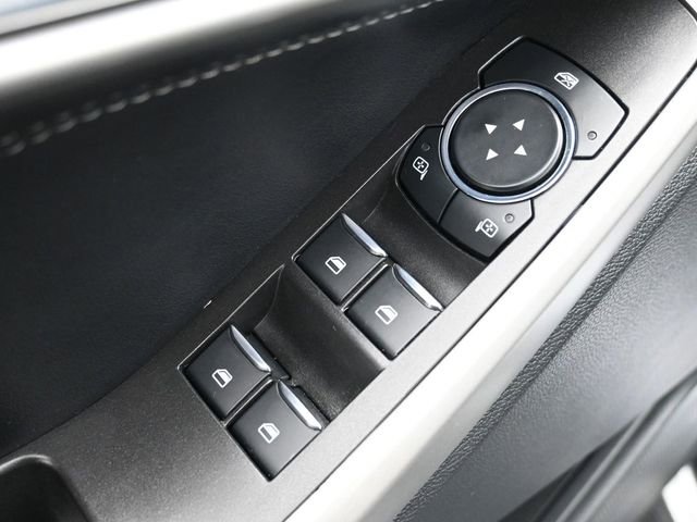 Used 2023 Ford Explorer XLT image 14
