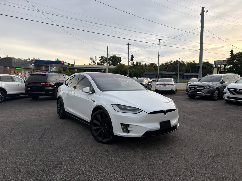 Used 2017 Tesla Model X 100D AWD/4WD image 2