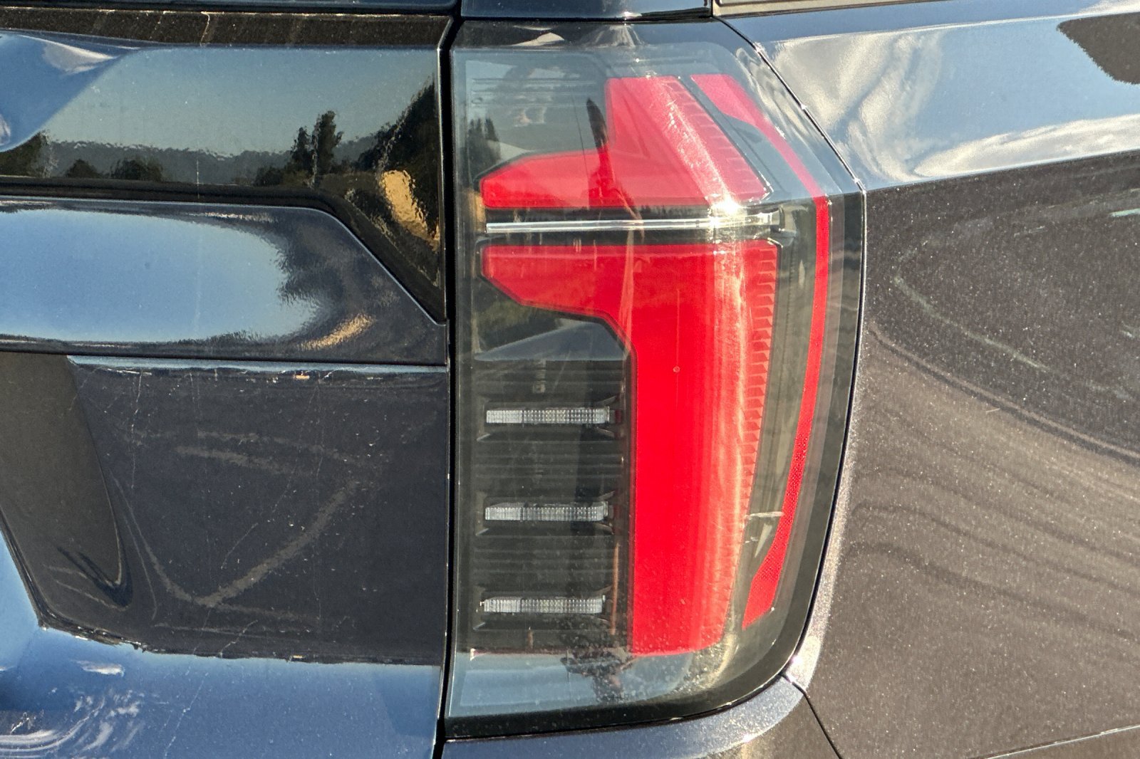 Used 2025 Chevrolet Suburban Z71 AWD/4WD image 49