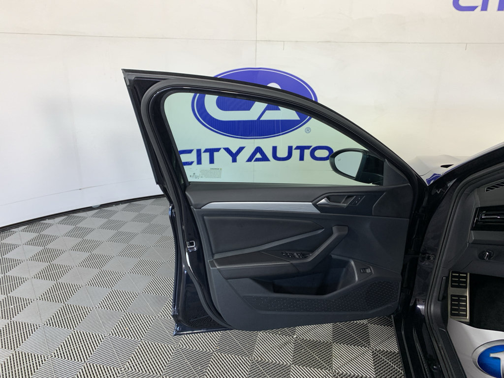Used 2025 Volkswagen Jetta Sport FWD image 13