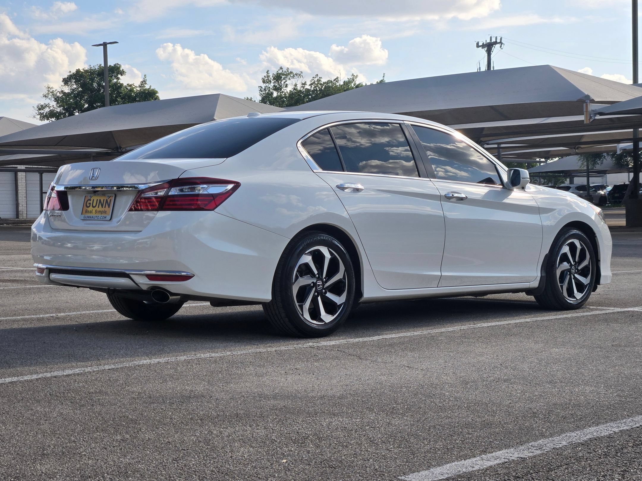 Used 2017 Honda Accord EX-L image 3