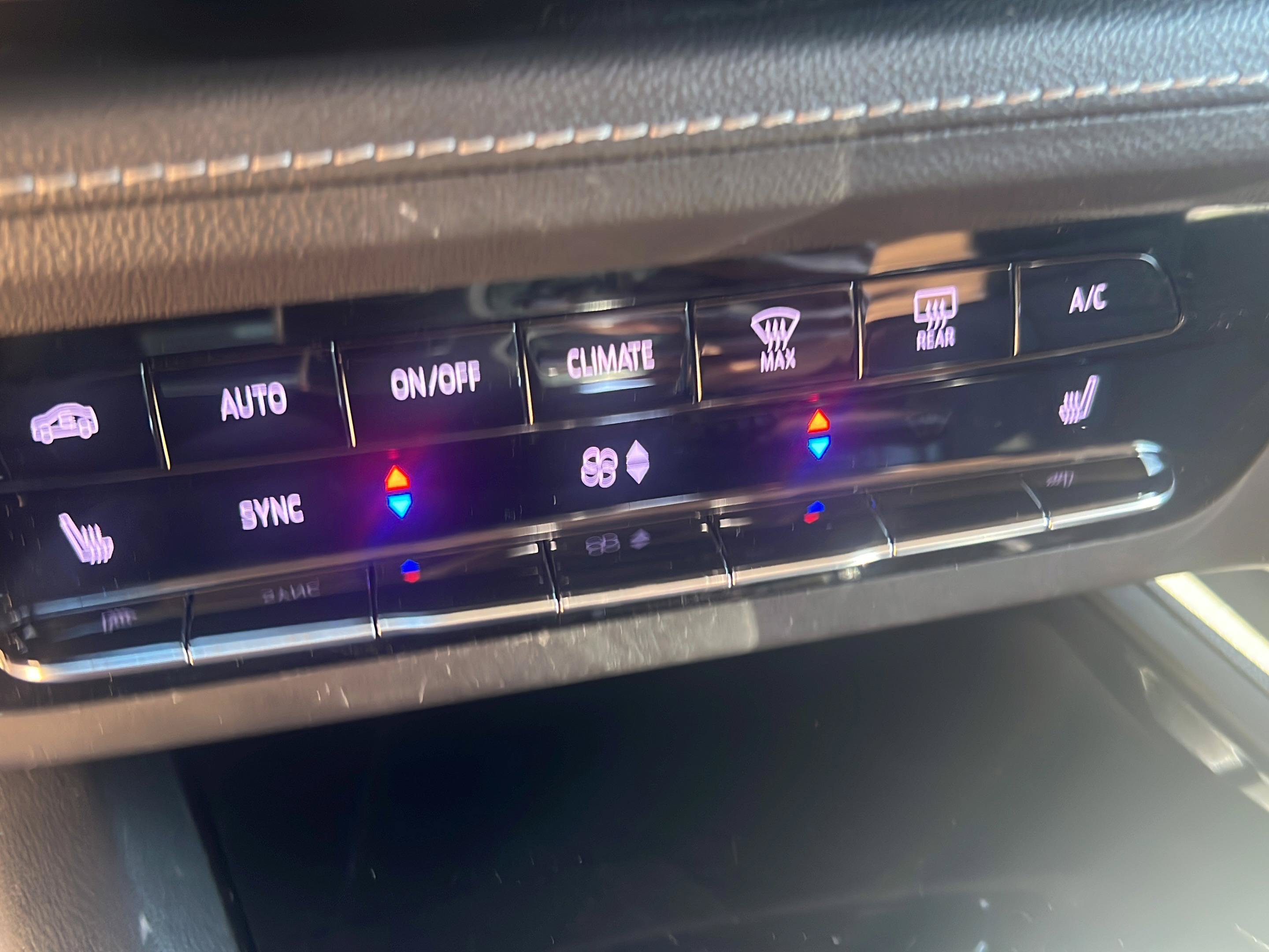 Used 2022 Buick Envision Essence w/ Technology Package I FWD image 20