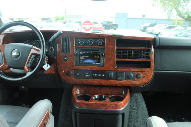 Used 2017 Chevrolet Express 2500 RWD image 14
