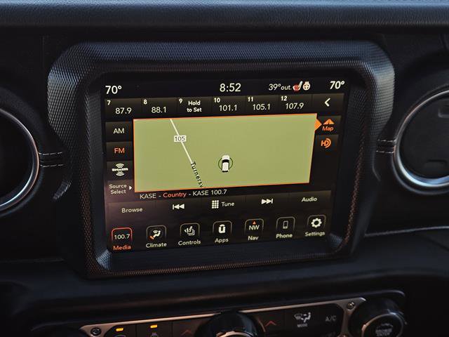 Used 2023 Jeep Gladiator Overland w/ Cold Weather Group image 12