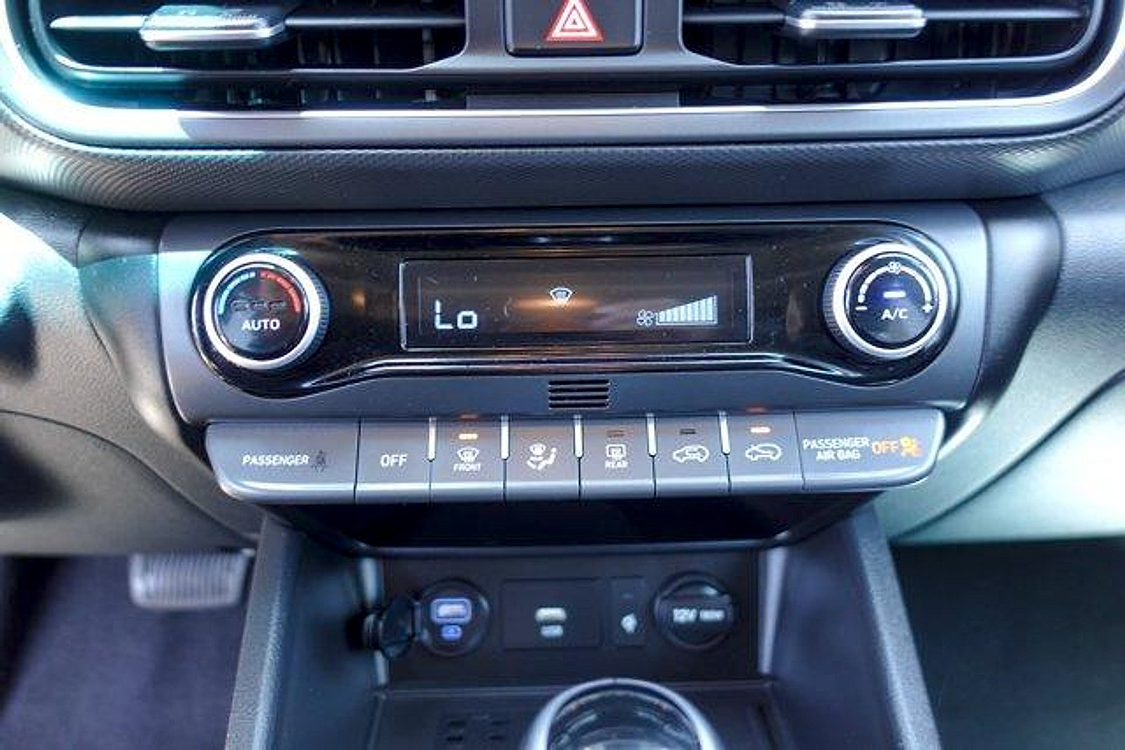 Used 2023 Hyundai Kona Limited FWD image 19