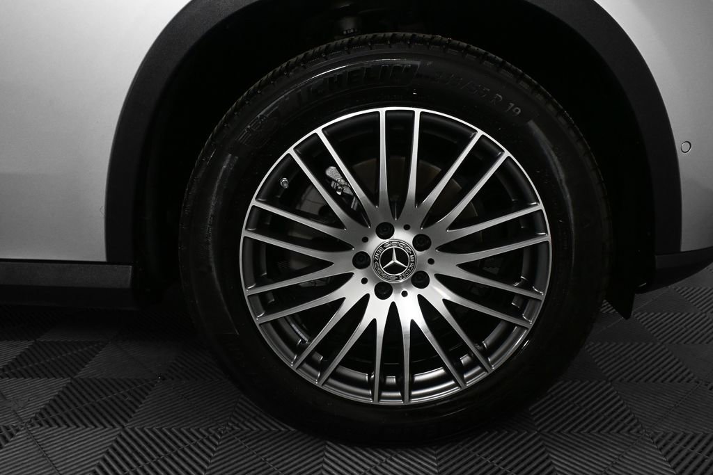 Certified 2025 Mercedes-Benz GLC 300 image 36