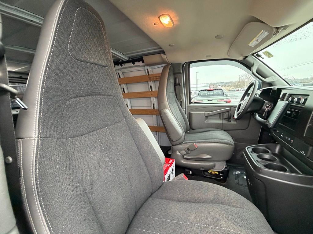 Used 2019 GMC Savana 2500 w/ Driver Convenience Package RWD image 15