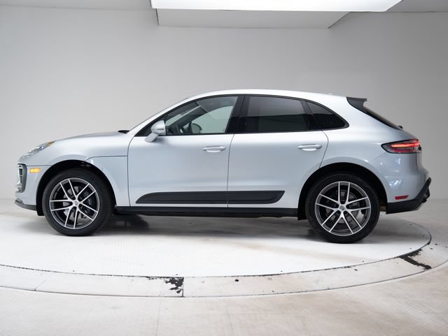 Certified 2026 Porsche Macan AWD/4WD image 2