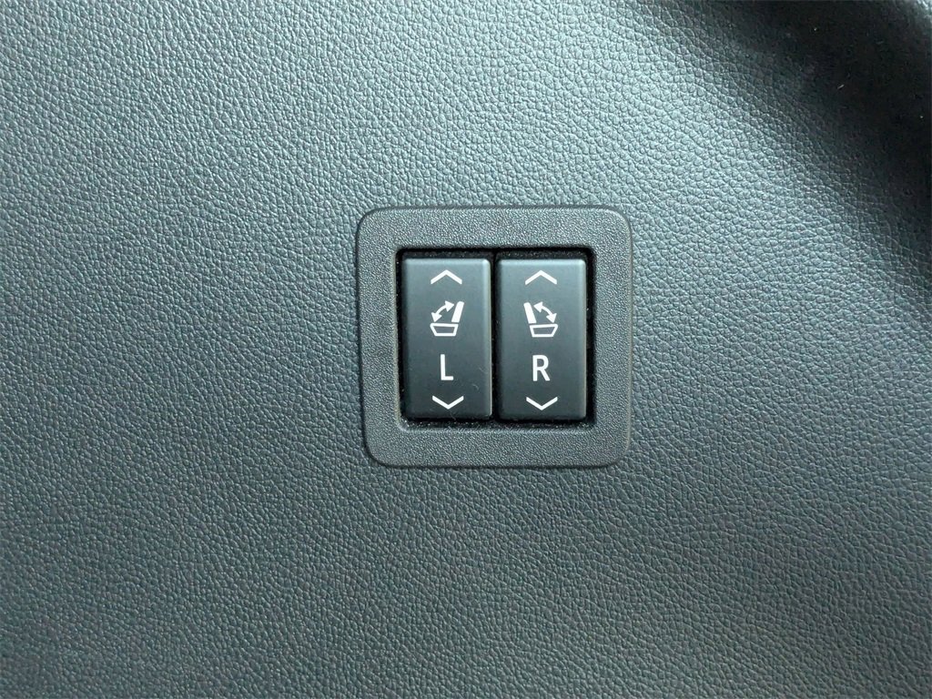 Used 2024 Buick Enclave Premium image 35