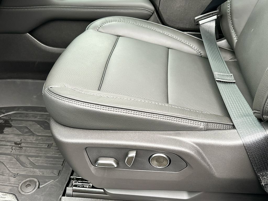 New 2026 GMC Yukon XL Denali w/ Sun & Power Step Package image 9