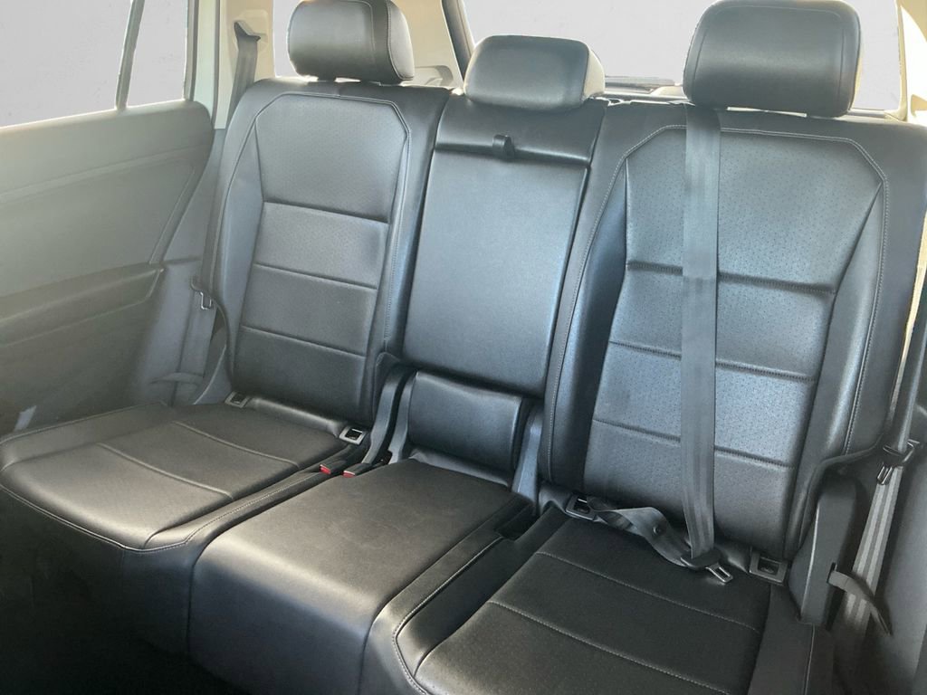 Used 2018 Volkswagen Tiguan SE image 13
