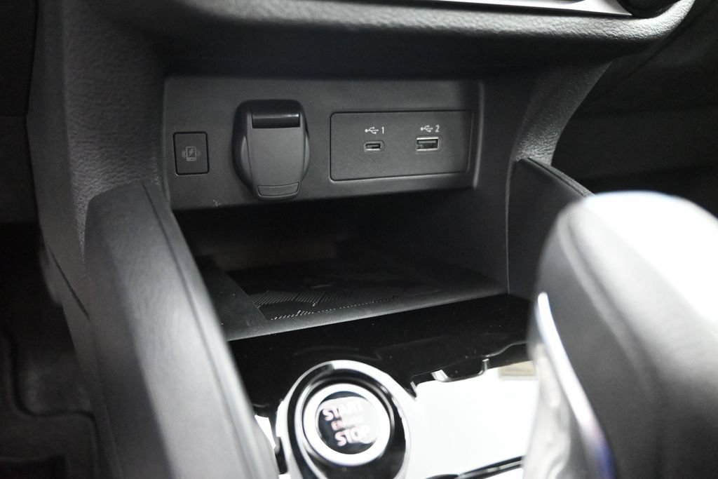 Certified 2025 Nissan Versa SR w/ Trunk Package FWD image 25