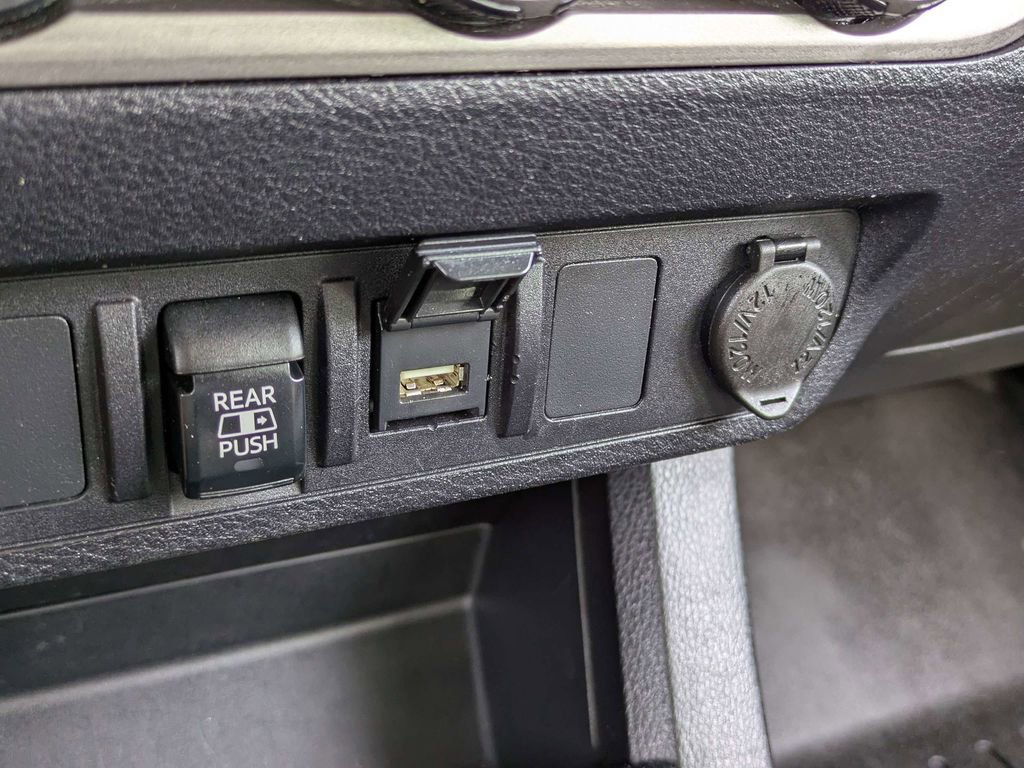 Used 2021 Toyota Tacoma SR5 RWD image 21