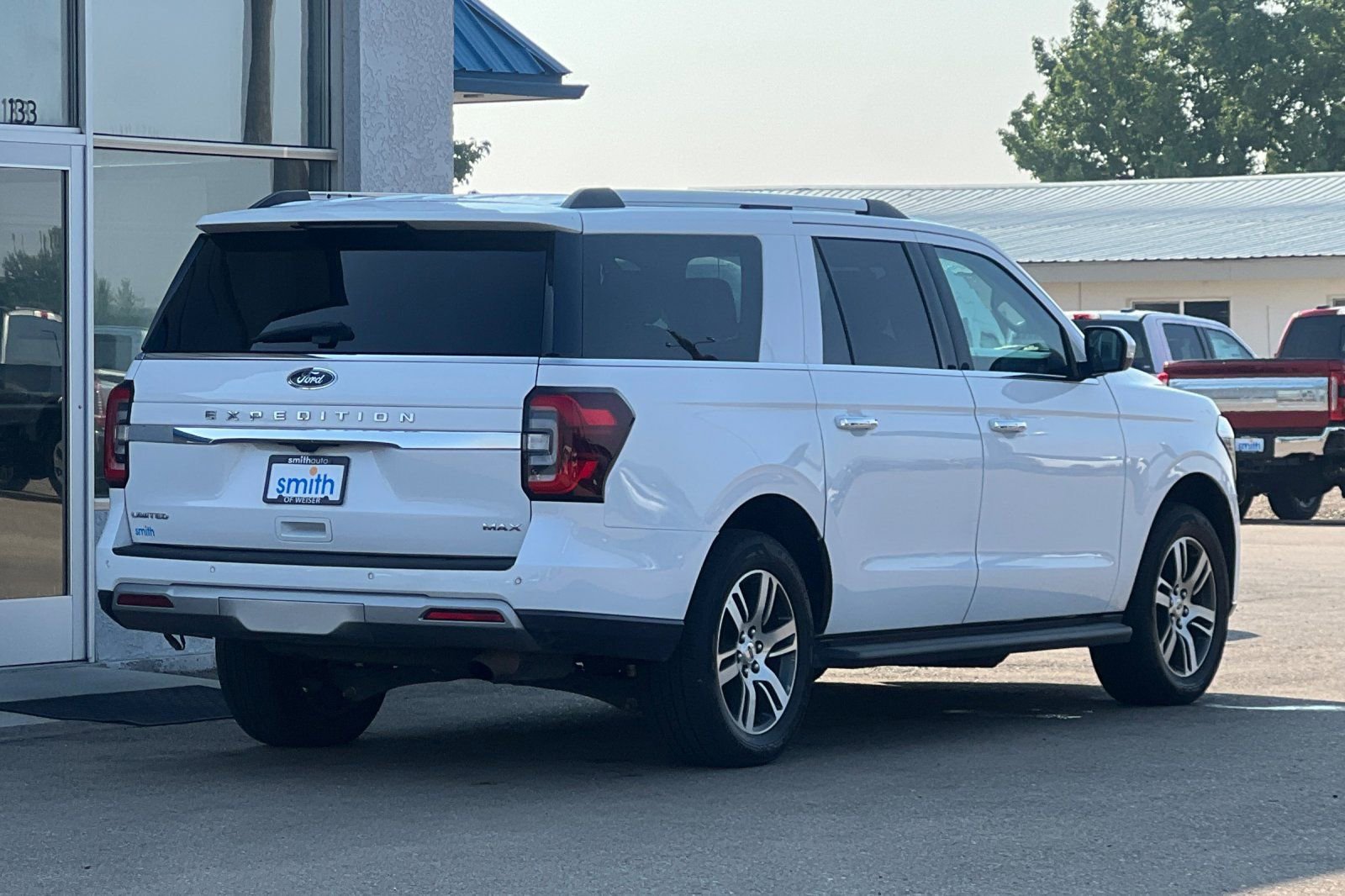 Used 2024 Ford Expedition Max Limited AWD/4WD image 4